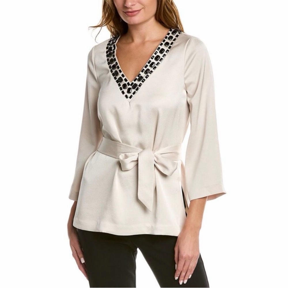 NWT Trina Turk Thrilled Tunic Vneck top in oyster black jewels neckline Small